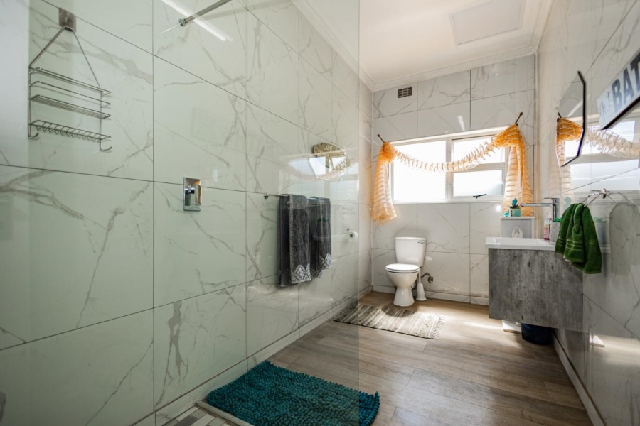 8 Bedroom Property for Sale in Joostenbergvlakte Western Cape